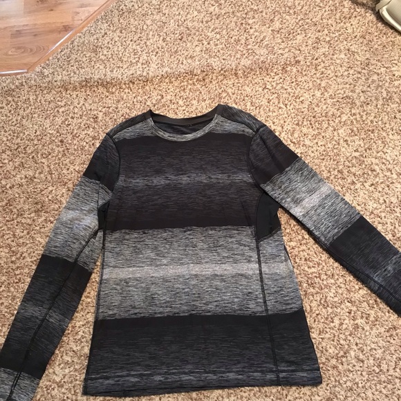lululemon athletica Tops - Lululemon long sleeve tee